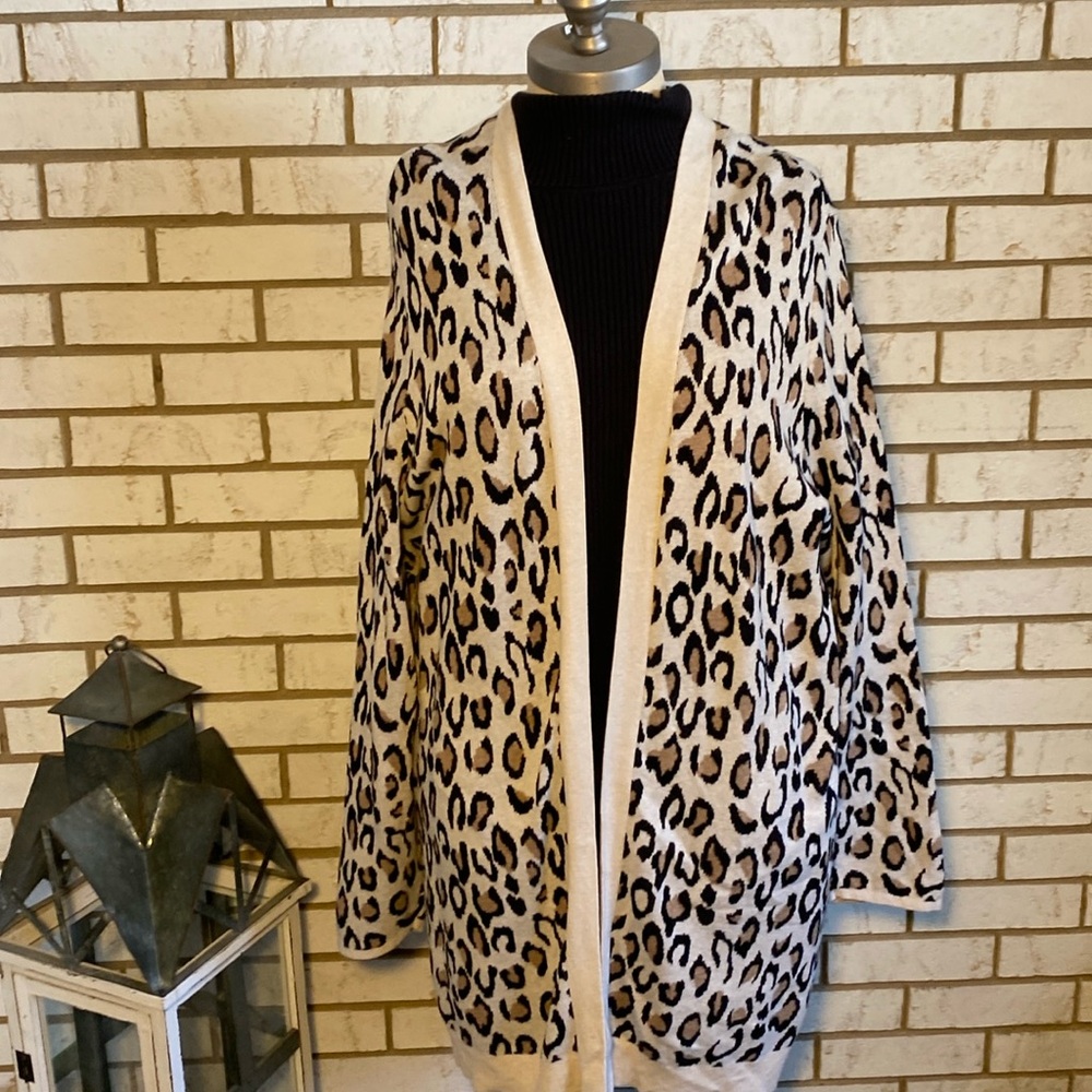 Croft & Barrow / Leopard print Cardigan 
Size 2 X